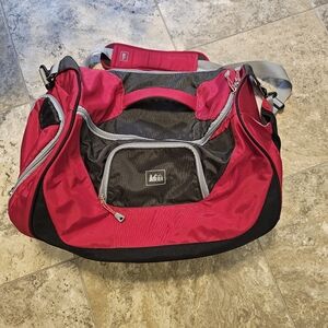 REI Balance Gym Bag 17” Duffle Travel Red With Shoe Compartment